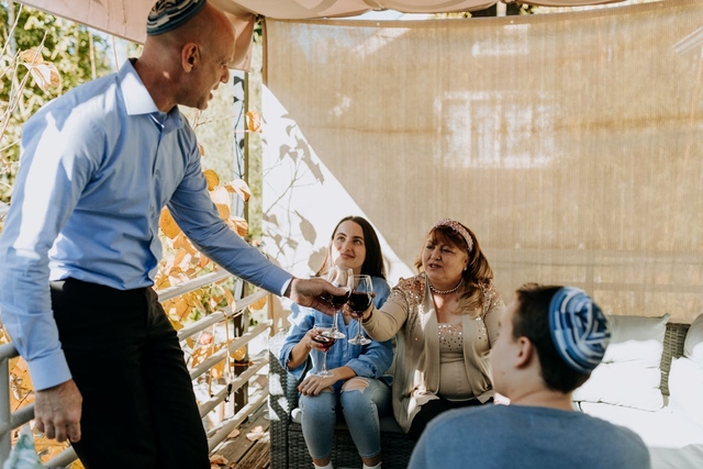 featured image thumbnail for post 🌾 14 Sukkot Wishes in English and Hebrew