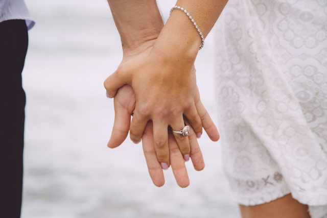 featured image thumbnail for post 👩‍❤️‍💋‍👨 30 Happy Valentine's Day Wife Messages, Wishes, and Poems