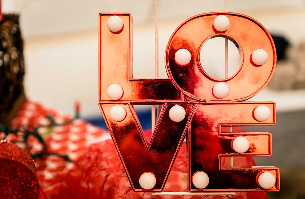 love word with lamps and ai generated love messages