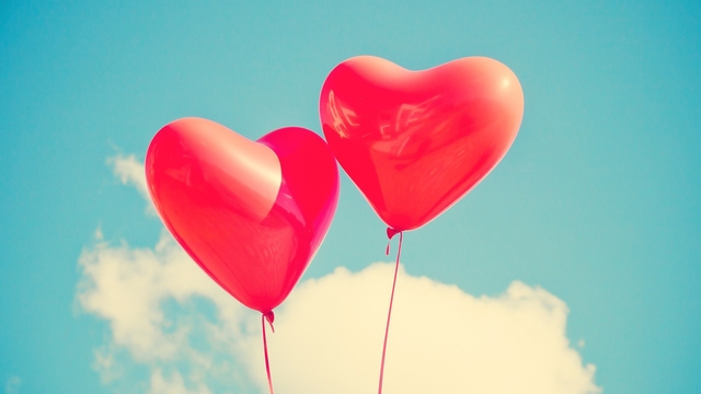 featured image thumbnail for post 🌹 38 Romantic Happy Birthday Wishes for Your Wife - Gifft.me