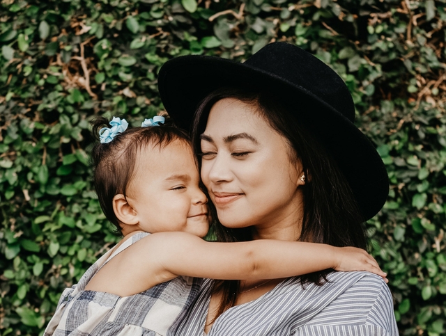 featured image thumbnail for post 👩‍👧‍👦 15 Happy Mother's Day Wishes for Your Mom and All Moms